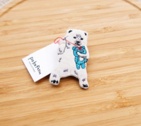 White Bear Sewing Teddy Bear - Pokefasu Animal Pin from Japan - MeowMeowRepublic